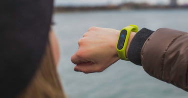 Wearable fitness tracker met hartslagmeter